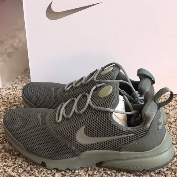 olive green nike presto womens